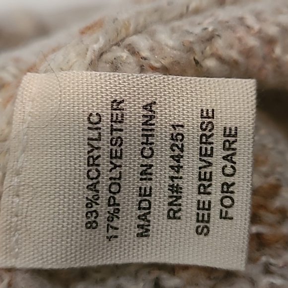 Jessica Simpson Sweater - Picture 4 of 8